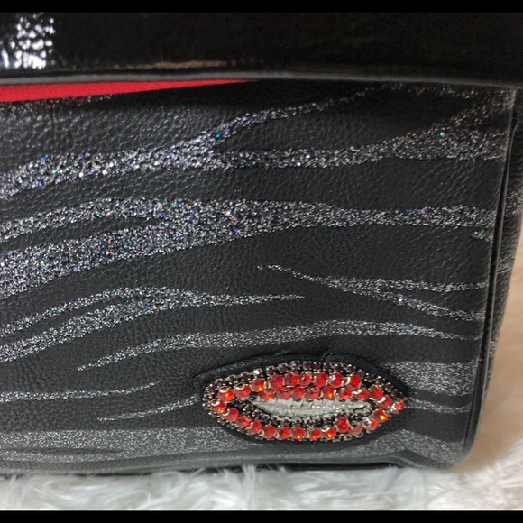 Betsey Johnson Lunch Tote zebra stripe valentine - Picture 4 of 8